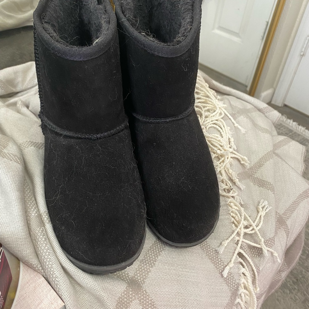 Minnetonka Black Suede Booties